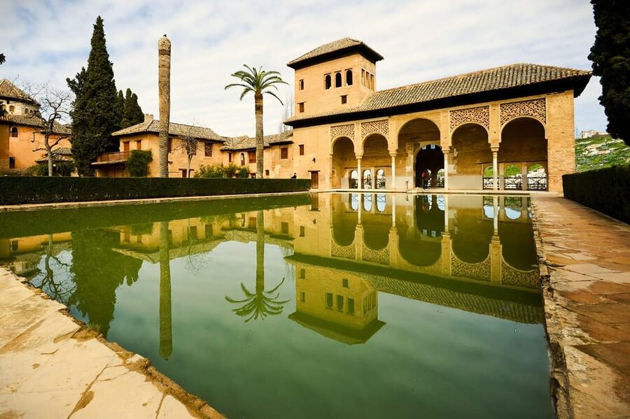 Granada: Full Alhambra Premium Guided Tour with Tickets - El Partal and the palace gardens