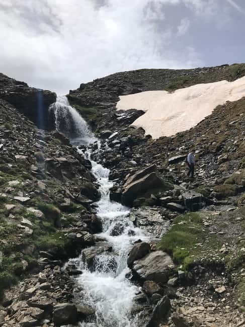 Granada: High Sierra Nevada Hiking Tour to 3000 Meters - The climb toward Tajos del Campanario