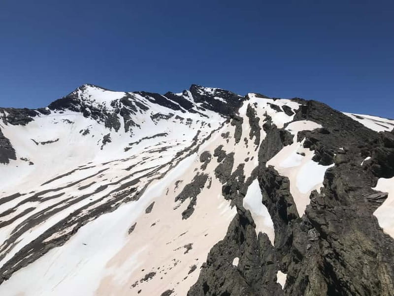 Granada: High Sierra Nevada Hiking Tour to 3000 Meters - Big views of Mulhacén, Veleta, and Alcazaba