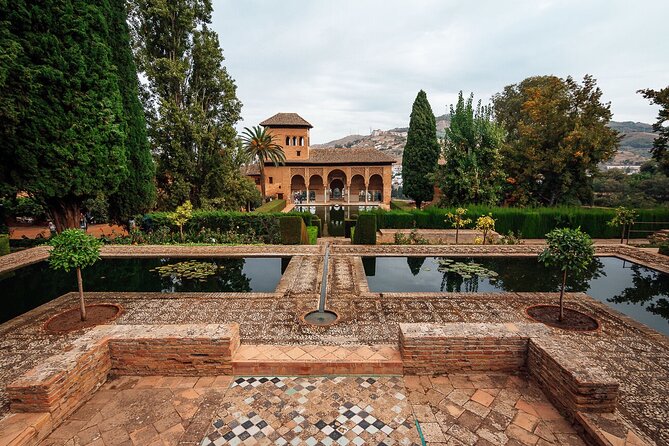Granada Private Alhambra Tour includes Nazaries Palaces - Why the Nasrid Palaces make this tour worthwhile