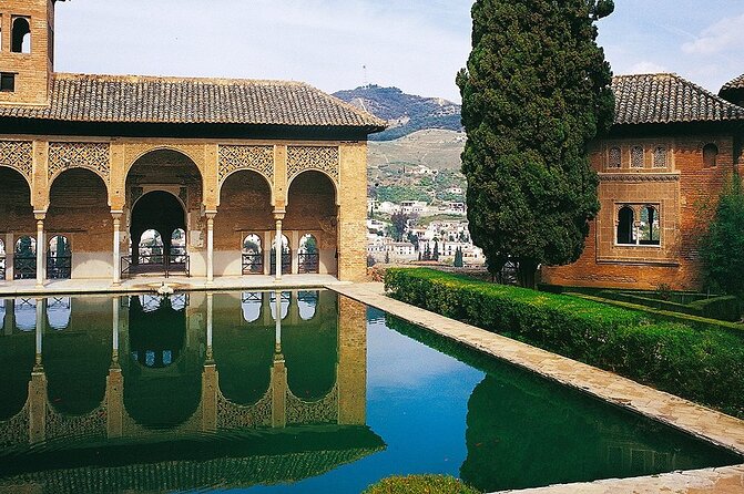 Granada Private Alhambra Tour includes Nazaries Palaces - Timing problems deserve serious attention