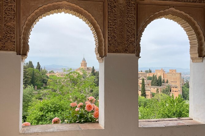 Granada : Private Alhambra Tour + Nazaries Palaces (VIP) - Why the private format matters at the Alhambra