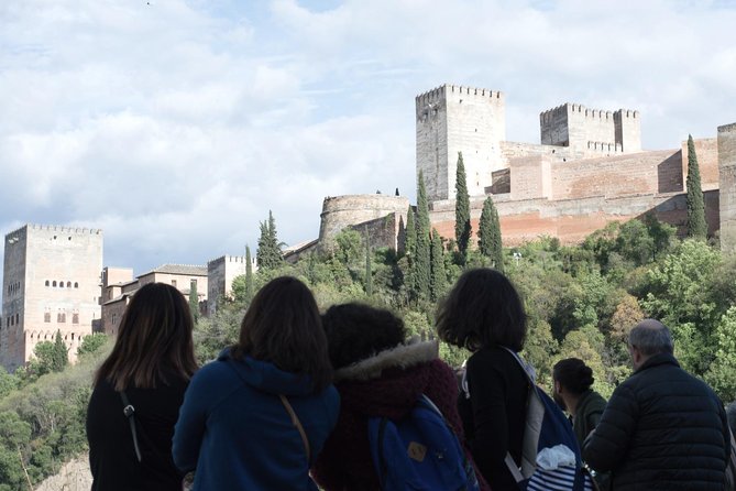 Granada's Hidden Treasures: Albayzin and Sacromonte Walking Tour - Sacromonte: cave homes and flamenco traditions