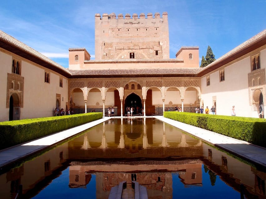 Granada: Tour of Alhambra, Generalife, and Nasrid Palaces - The Nasrid Palaces: the essential 90 minutes