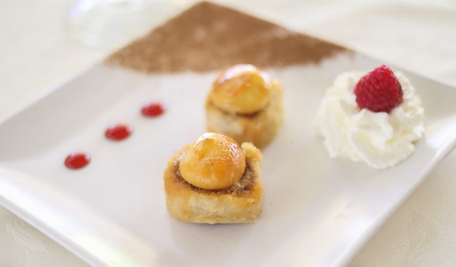 Granada: Walking Food Tour - The guides shape the evening