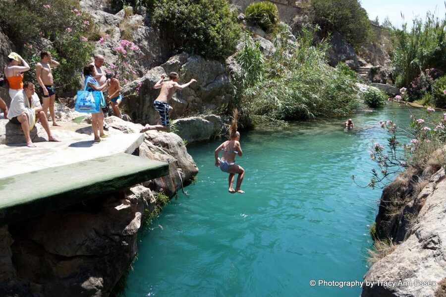 Guadalest & Algar Falls Tour - From Albir, Benidorm & Calpe - Crowds, seasons, and the best type of day