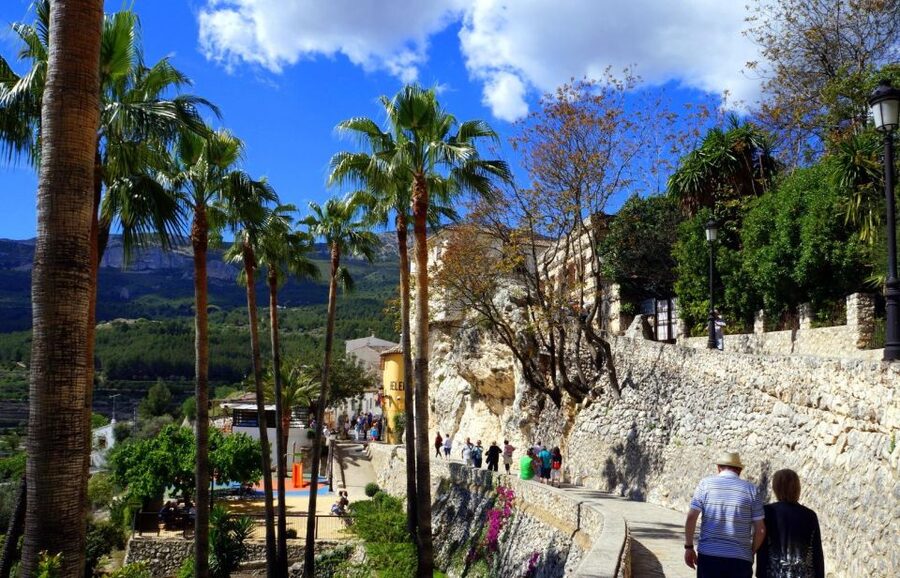 Guadalest & Algar Falls Tour - From Albir, Benidorm & Calpe - Two hours in Guadalest