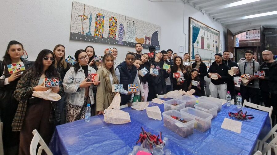 Guided Gaudí’s Trencadís Mosaic Workshop in Barcelona - Why Trencadís makes a better souvenir