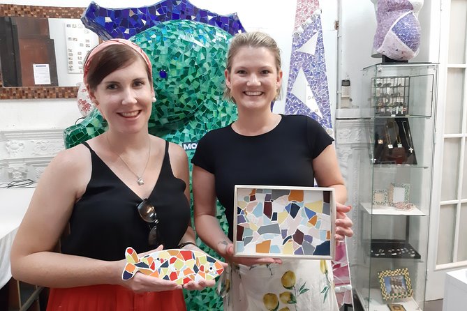 Guided Gaudí Trencadís Mosaic Workshop in Barcelona 2 Hours - The first lesson: tools, tiles, and design choices