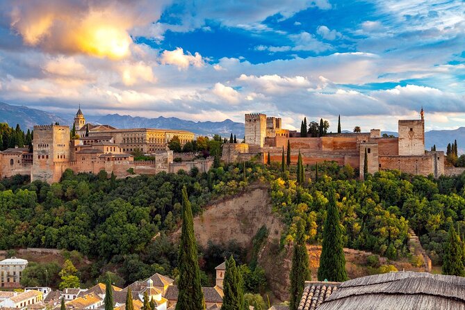 Guided Walking Tour of the Alhambra in Granada - Start at the Alhambra hilltop meeting point