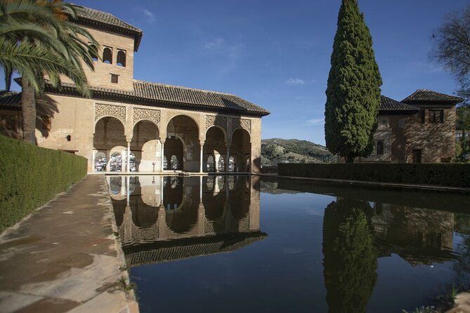 Guided Walking Tour of the Alhambra in Granada - What the two-and-a-half-hour duration really means
