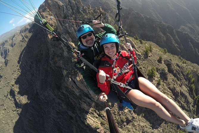 High Performance Paragliding Tandem Flight in Tenerife South - The views from 700 or 1,000 meters