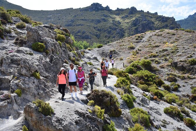 Hiking in the Canyon of the Monachil Cubs in Granada - Why the guides make a difference