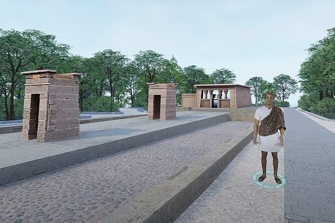 Historic Madrid Virtual Reality Experience with an Official Guide - Walking conditions, timing, and group size