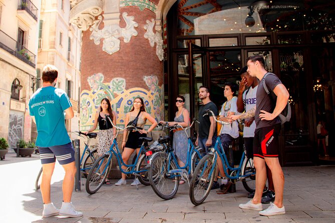 Historical and Modernist Bike Tour Barcelona - Starting among the lanes of the Gothic Quarter
