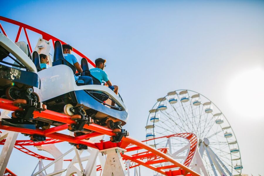 Holiday World Maspalomas Wooland Ticket - Live entertainment, indoor activities, and food