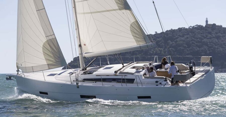 Ibiza: Midday or Sunset Sailing with Snacks and Open Bar - Boarding at the marina and settling aboard