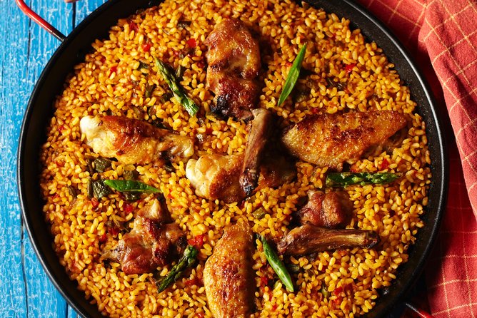 Interactive Paella & Market: Bottomless Wine & Rambla Views - Starting at 10:00 a.m. on La Rambla