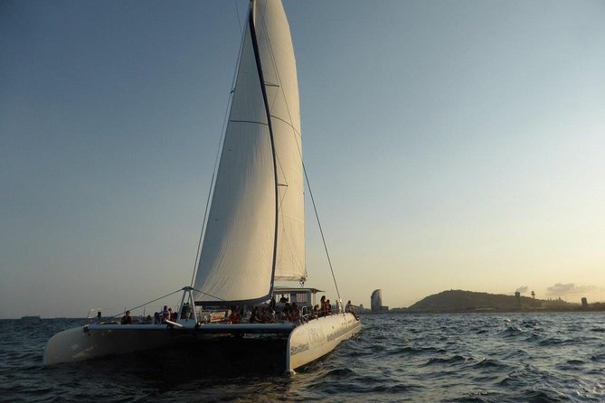 Jazz and Chill Out Sailing in Barcelona - Boarding at Portal de la Pau beside Columbus
