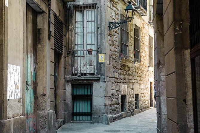 Jewish Walking Tour Barcelona by Expert Jewish Guide 2h - Key points at a glance