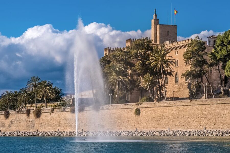 La Almudaina Palace Entry Ticket - Arriving at the palace’s main façade