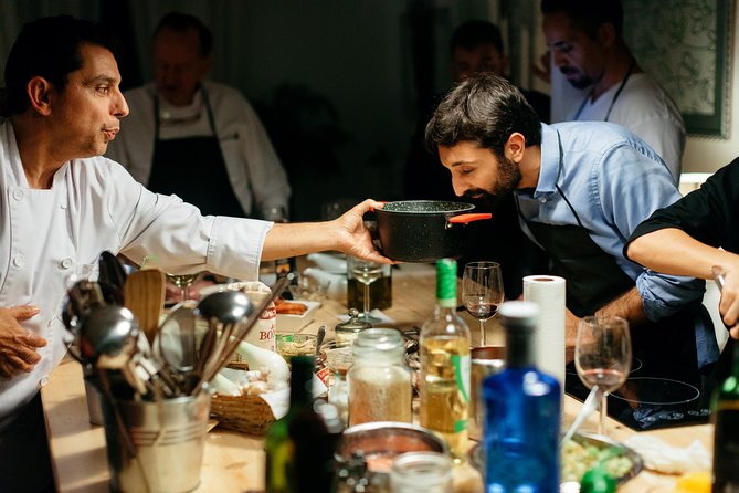 La Boqueria Market and Paella Cooking Class in Barcelona - What the teaching style is like