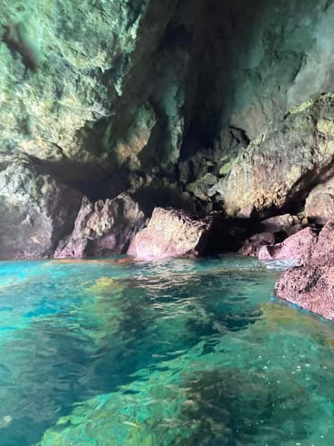 La Herradura: Kayak & Snorkel Tour to Cerro Gordo Reserve - A snorkeling stop in clear blue water