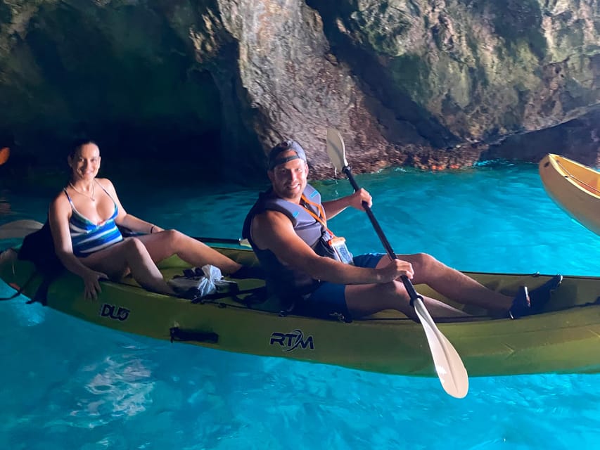 La Herradura: Maro Cliffs Kayak and Snorkeling Tour - Paddling toward P6JH+F7 and the sea caves