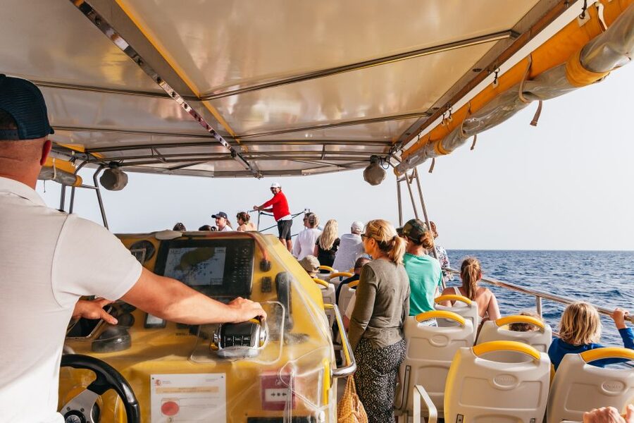 Lanzarote: 2.5-Hour Sunset and Dolphins Cruise - Sunset, sparkling wine, and local pastries