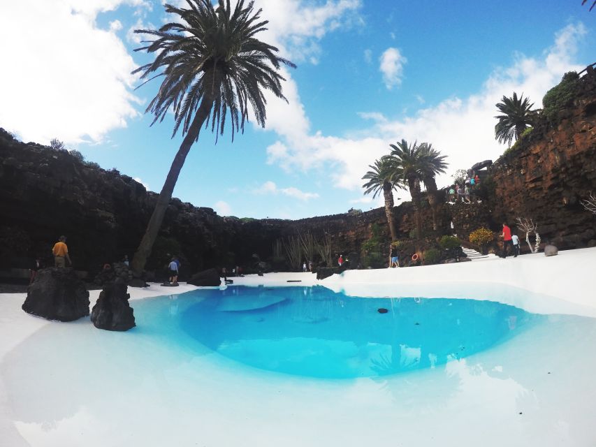 Lanzarote: Day Tour for Cruise Passengers - The Valley of a Thousand Palms and the northern views