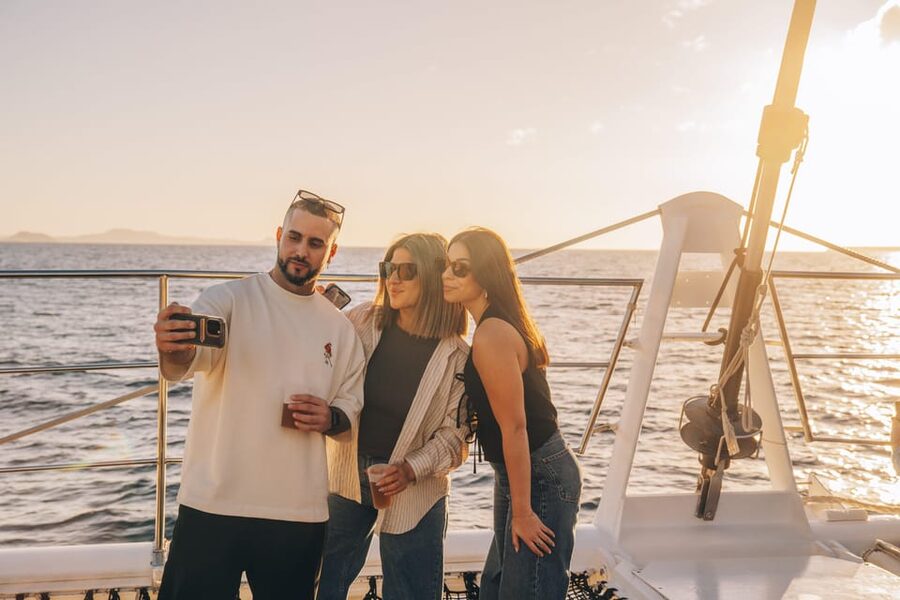 Lanzarote: Dolphin-Watching Sunset Cruise with Transfers - Comfort, clothing, and practical limits