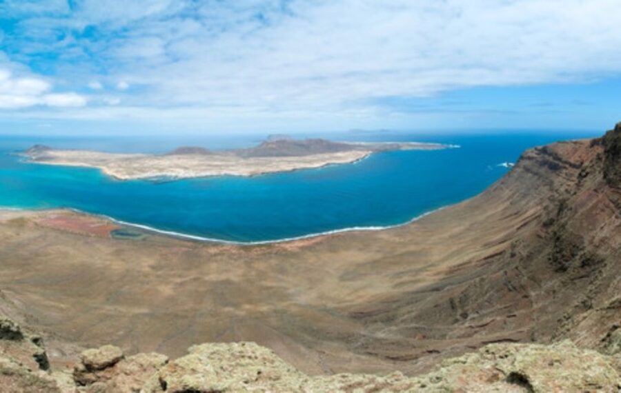 Lanzarote: Full Day Bus Tour with Scenic Views - La Geria: farming in volcanic ash