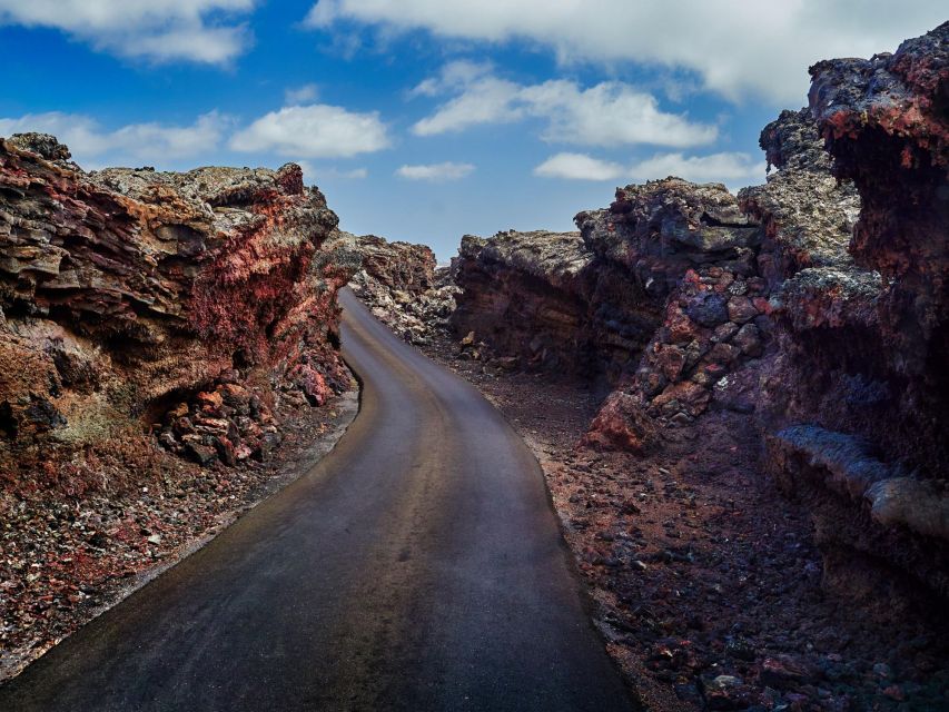 Lanzarote: Guided Day Trip to Timanfaya Park & Lago Verde - Pickup, comfort, and practical planning