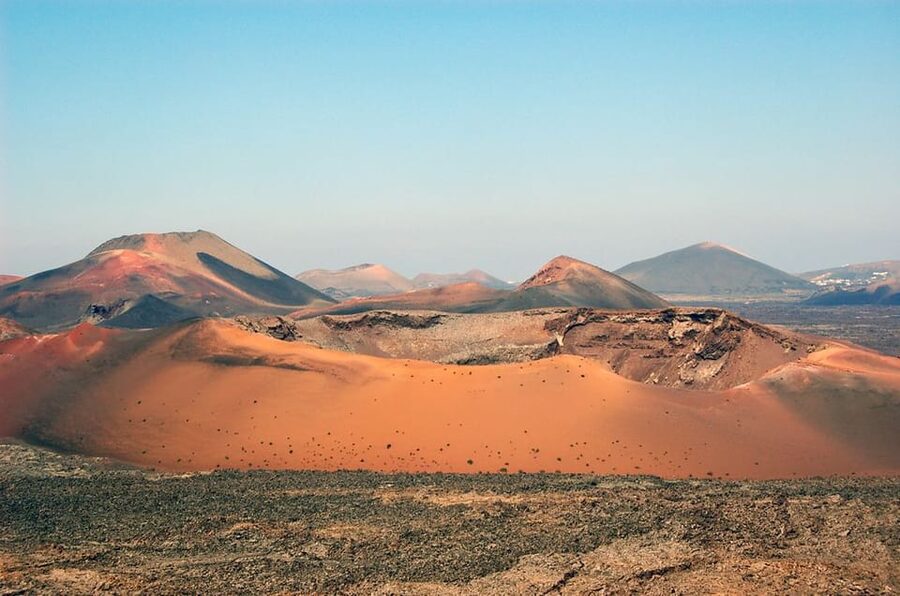 Lanzarote: Guided Day Trip to Timanfaya Park & Lago Verde - El Golfo and the strange colors of Lago Verde