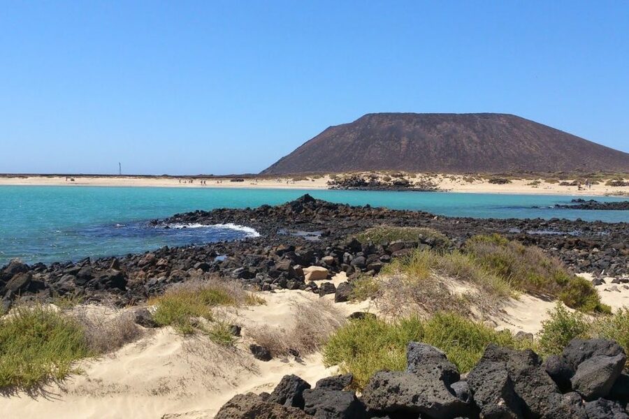 Lanzarote: Lobos Island Half-Day Dolphin Watching Trip - The picnic lunch and onboard drinks
