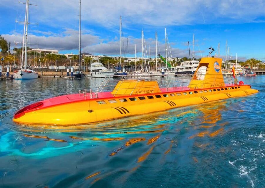Lanzarote: Real Submarine Dive with Hotel Pickup - What the submarine experience is really like