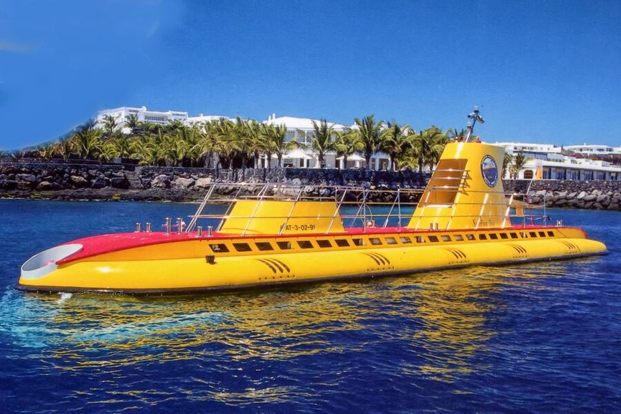 Lanzarote: Real Submarine Dive with Hotel Pickup - A family-friendly outing that does not require swimming