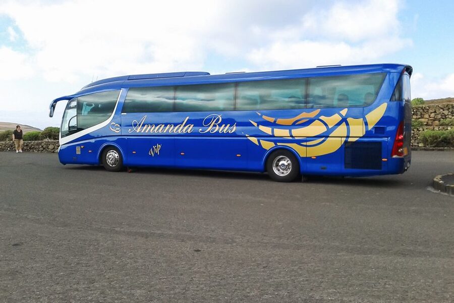 Lanzarote: Timanfaya Park and Jameos del Agua Full-Day Tour - Monte Corona and the change to northern Lanzarote