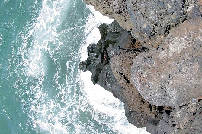 Lanzarote Volcano and Wine Region Tour from Fuerteventura - Lunch, timing, and what to bring