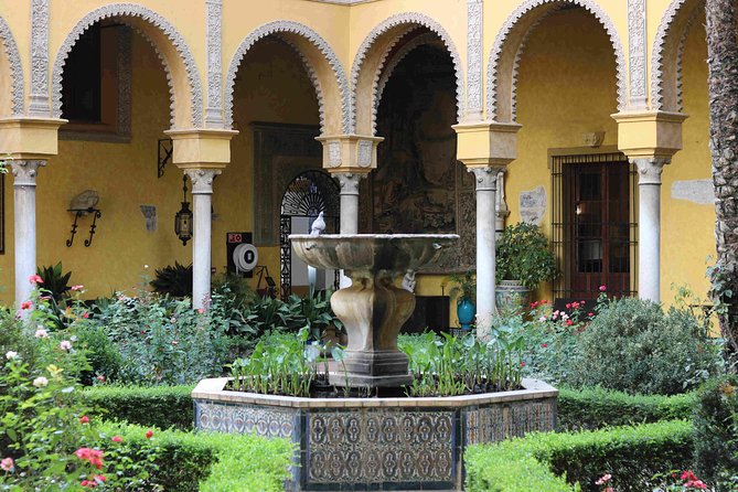 "Las Dueñas" Palace ticket + Audioguide - Courtyards and gardens at the heart of the visit