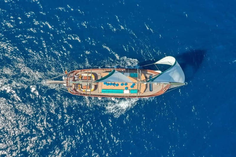 Live Music & Sunset Wooden Boat in Barcelona - Is $21 good value?