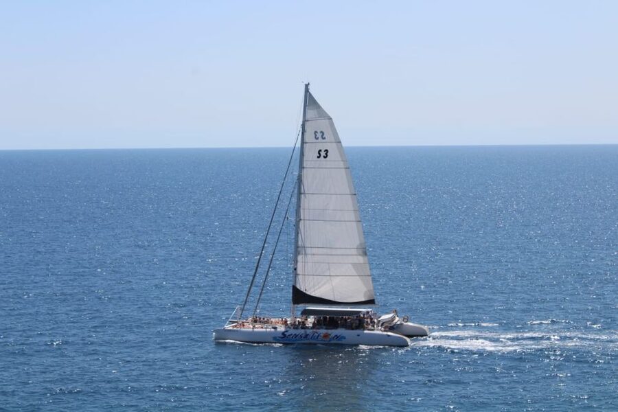 Lloret de Mar: Sunset Catamaran Cruise with DJ and Drinks - Who should book this evening on the water