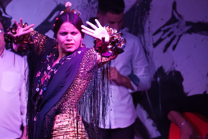 Los Gallos Flamenco Show Admission Ticket - A performance recognized for tradition
