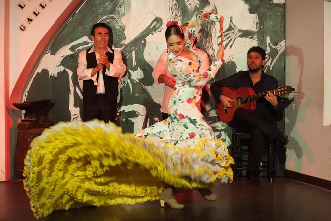 Los Gallos Flamenco Show Admission Ticket - Entering the oldest tablao in Seville