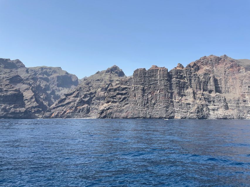 Los Gigantes: Sailing Excursion with Swimming, Drink & Tapas - Who will enjoy the Sangría most?