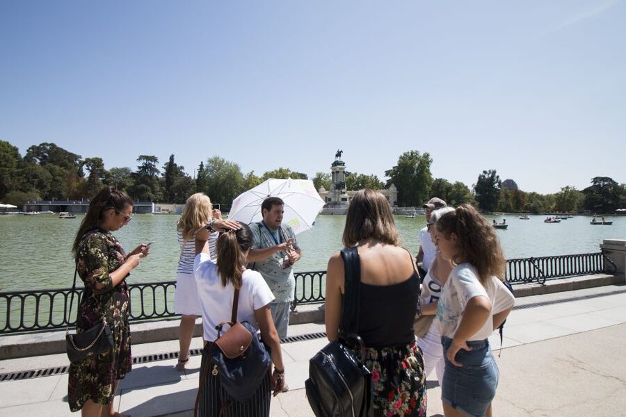 Madrid: 1.5-Hour Retiro Park Guided Walking Tour - The Crystal Palace and Retiro’s theatrical side