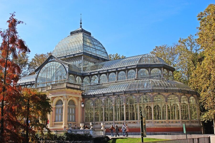 Madrid: 1.5-Hour Retiro Park Guided Walking Tour - How the guides shape the experience