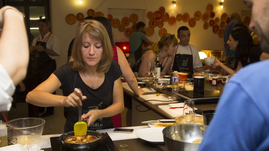 Madrid: 10 Tapas 2.5-Hour Cooking Class - Who should book this Madrid cooking class?