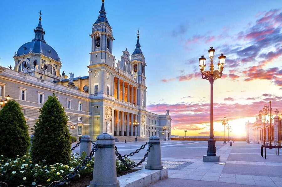 Madrid: Afternoon Royal Palace and Almudena Cathedral Tour - Starting in Plaza de Oriente