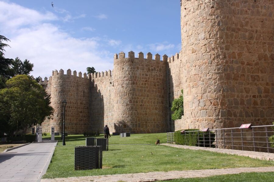 Madrid: Avila and Segovia Day Trip with Tickets to Monuments - Starting in Madrid at San Bernardo, 7